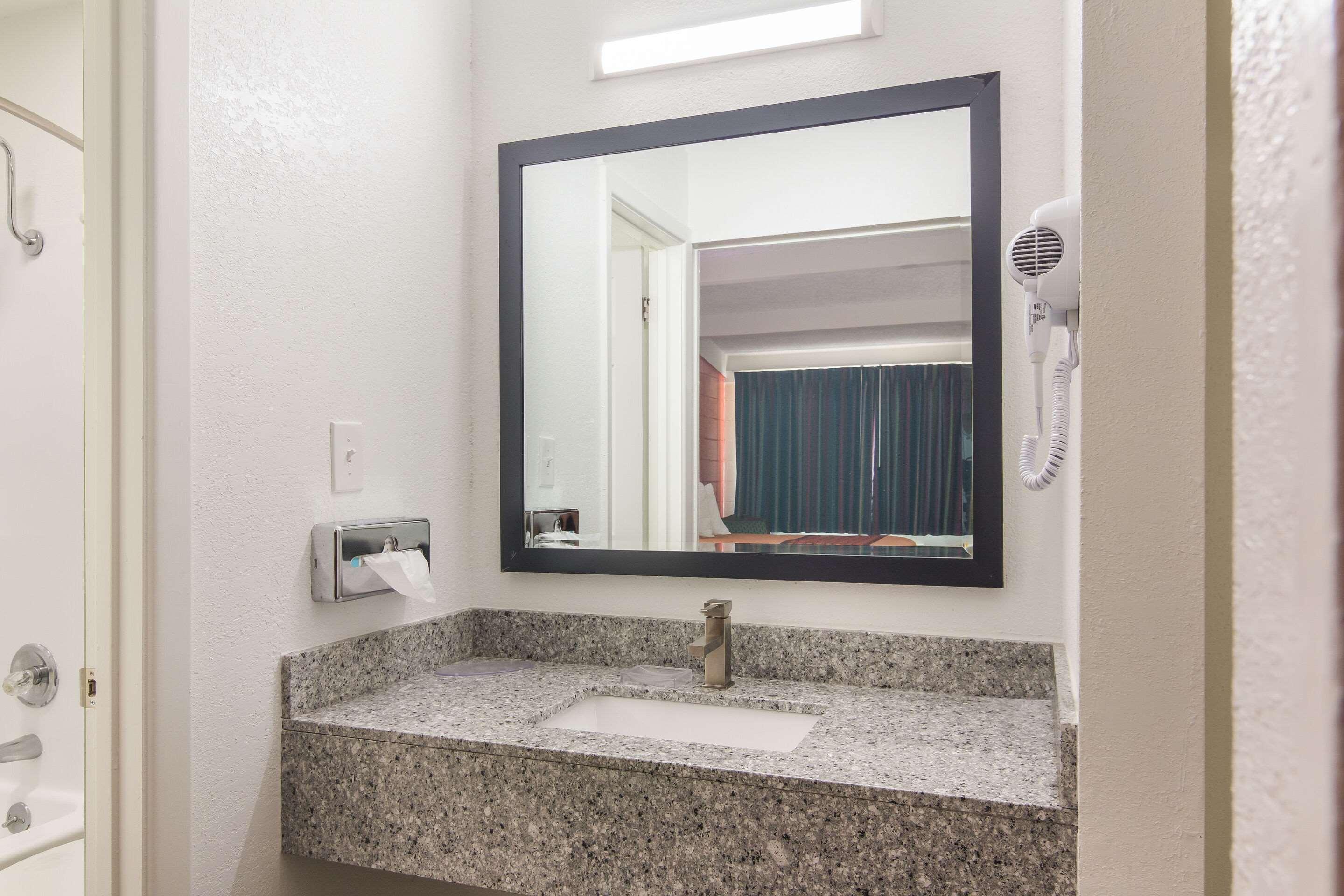 Rodeway Inn Nashville Bagian luar foto