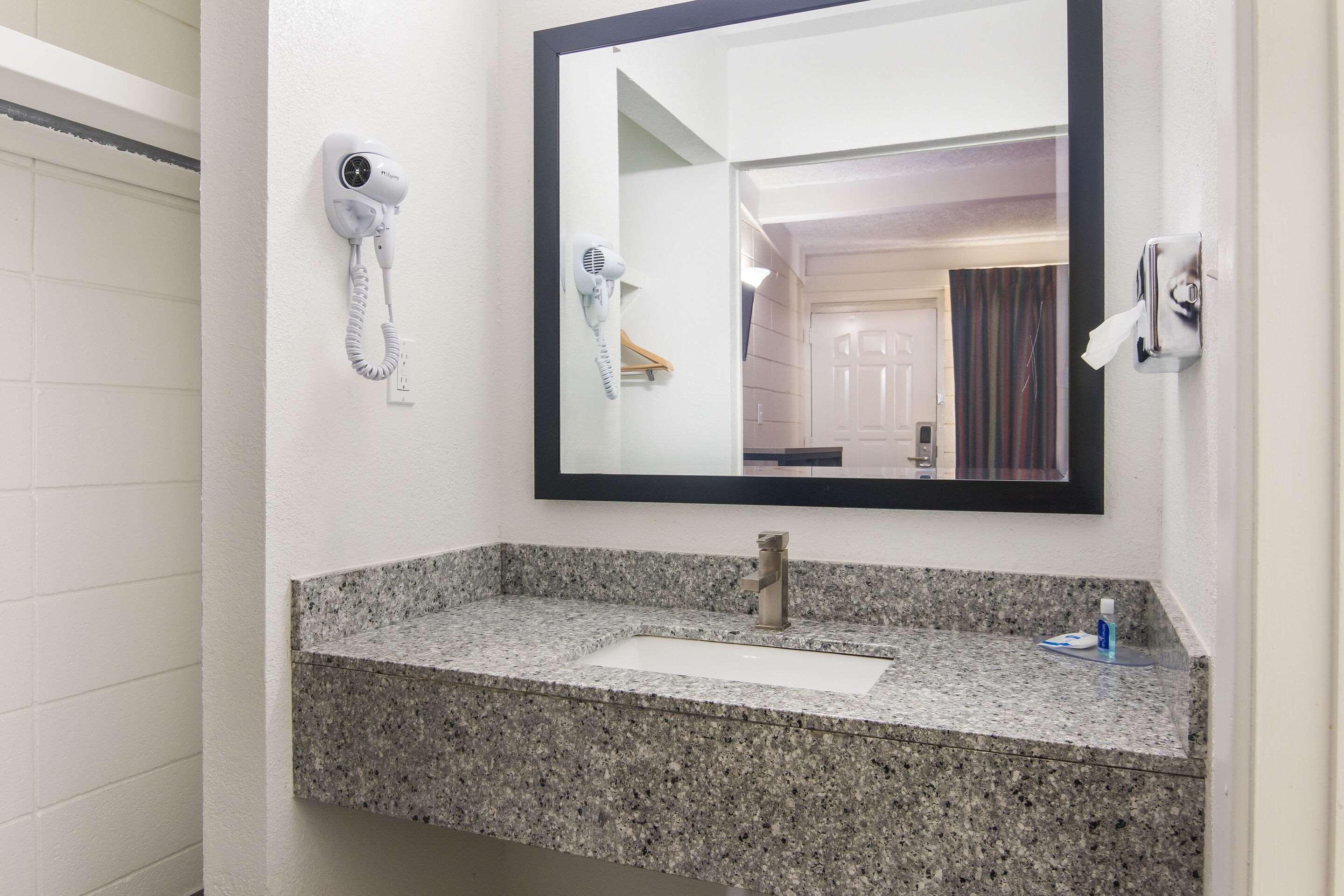 Rodeway Inn Nashville Bagian luar foto